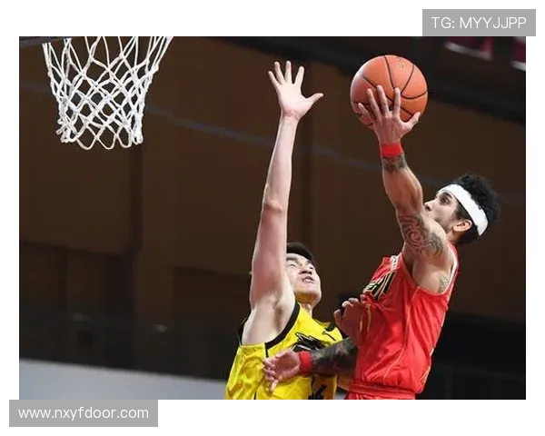 深圳马可波罗鏖战劲旅巅峰对决展现团队实力与篮球激情 深圳马可波罗鏖战劲旅巅峰对决展现团队实力与篮球激情