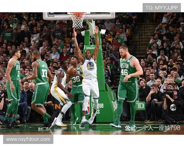 独行侠鏖战凯尔特人巅峰对决演绎攻防智慧谁能笑到最后